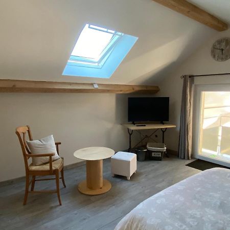Chambre Privative Chez Toutoune Fontainebrux Экстерьер фото